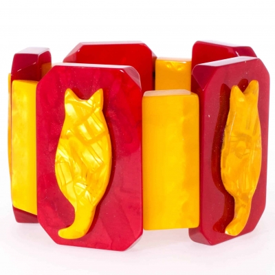 bracelet chaton jaune sur rouge