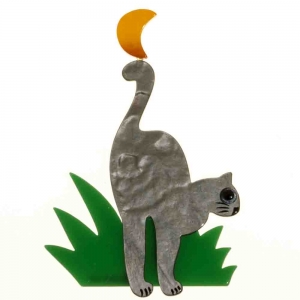 broche chat herbe gris