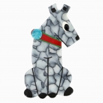 broche chien timide gris marbre