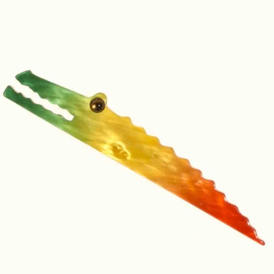 broche croco long multicolore